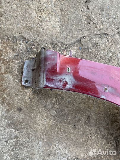 Крыло правое с дефектом sandero stepway 1