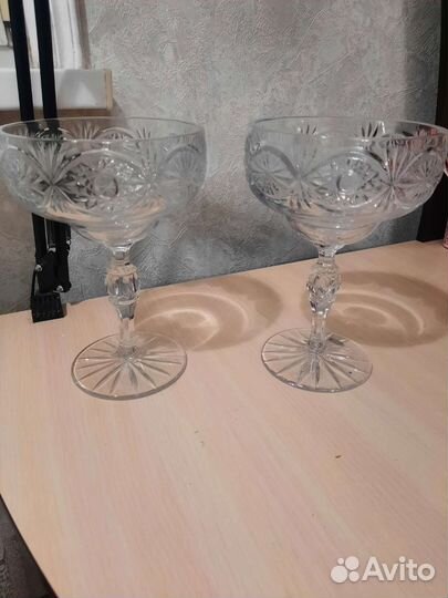 Ваза хрустальная на ножке