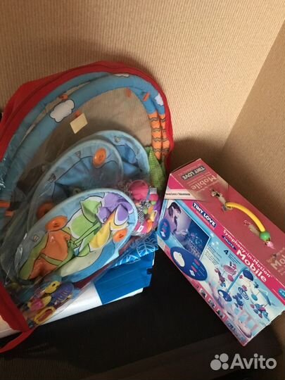 Мобиль и детский коврик Tiny Love