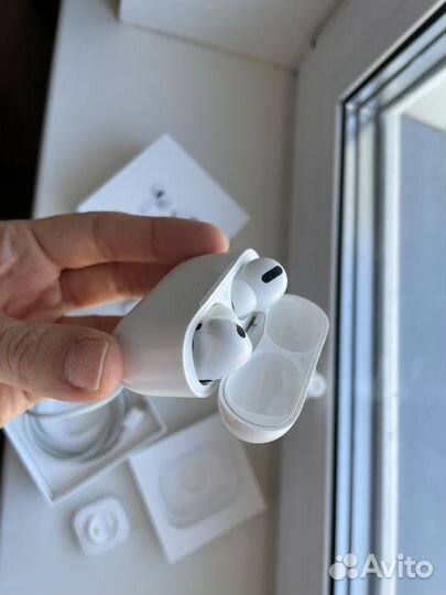 Apple AirPods Pro беспроводные наушники оригинал