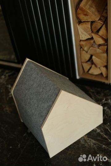 Домик для кошек и собак мелких пород