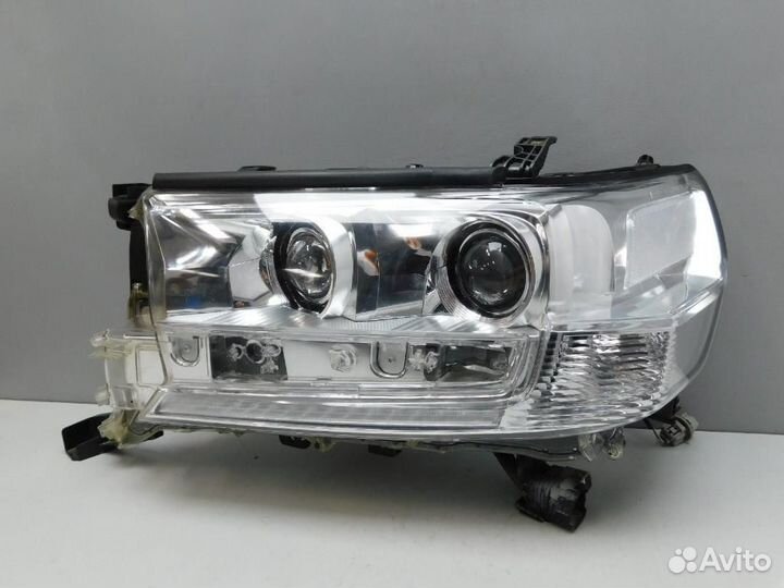 Фара левая Toyota Land Cruiser