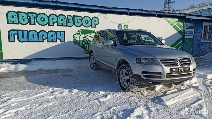 Крепление АКБ Volkswagen Touareg 7L0801283D Отличное состояние