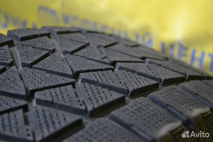 Bridgestone Blizzak DM-V2 235/65 R18