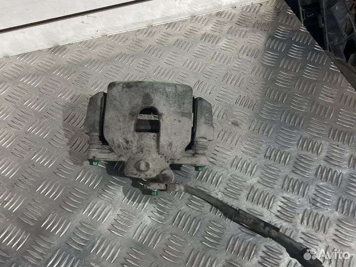 Суппорт передний правый volkswagen polo