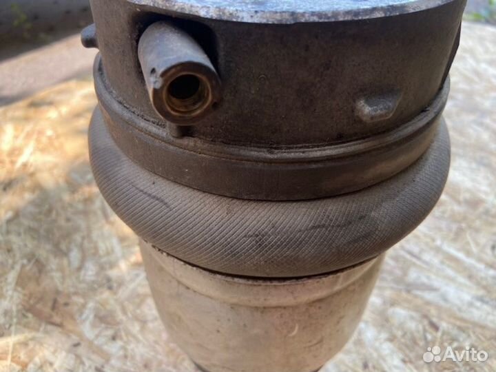 Подушка пневмоподвески передняя левая Porsche