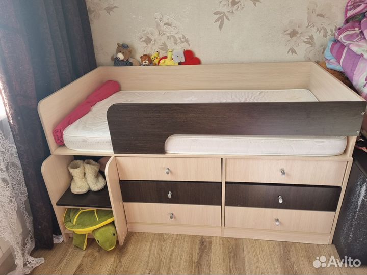 Кровать с ящиками