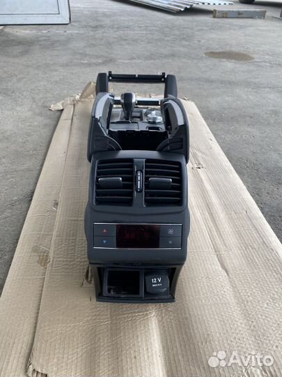 Центральная консоль Mercedes W212 AMG E63