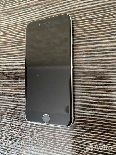 Телефон iPhone 6