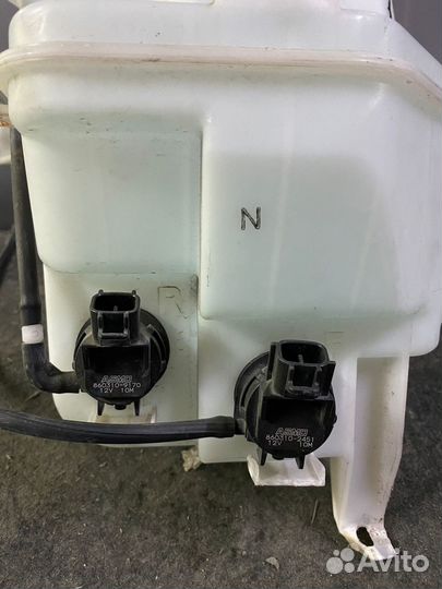 Бочек омывателя Mitsubishi lancer 10