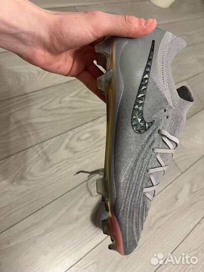 Футбольные бутсы nike