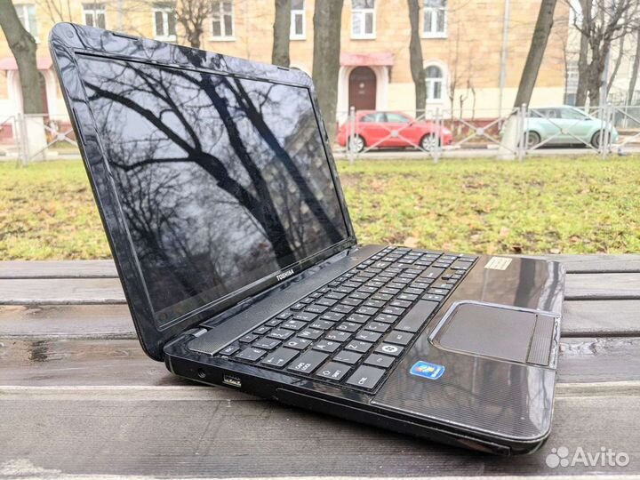 Ноутбук Toshiba Satellite L850 на i5