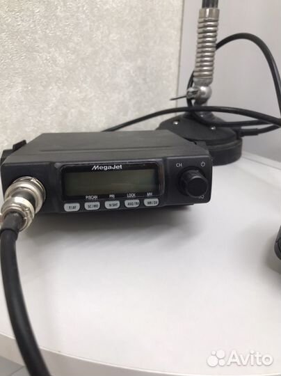 Автомобильная рация с антенной