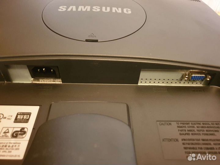 Монитор Samsung