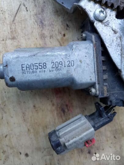 Dodge Stratus передний правый стеклоподъёмник