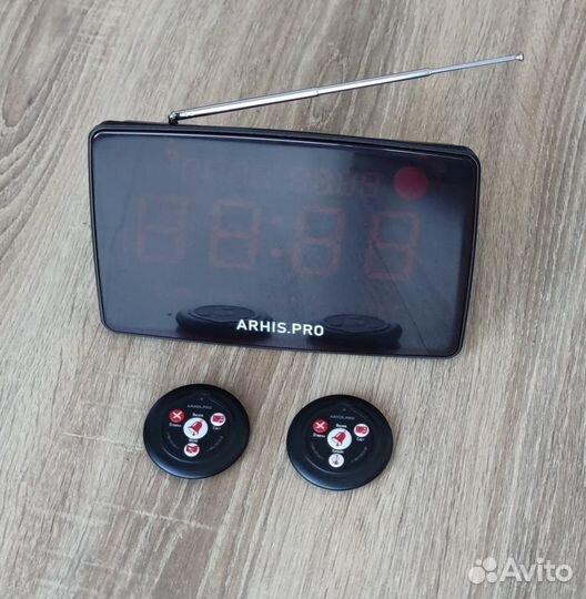 Комплект: Табло на русском и кнопка вызов официант