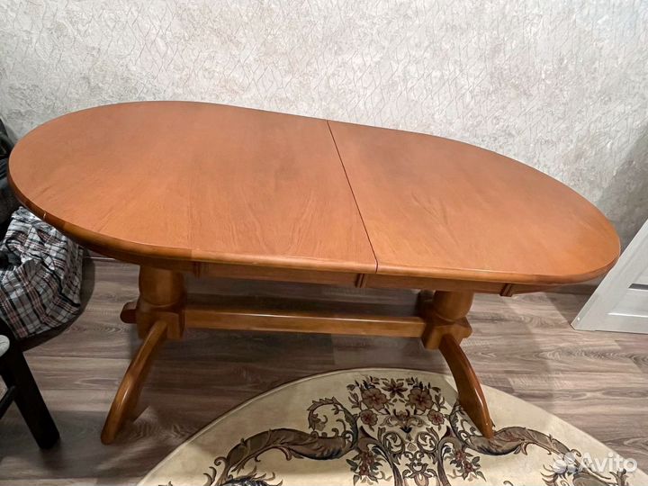 Стол в гостинную и стулья б у