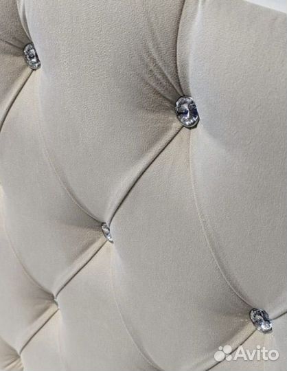 Кроватка маятник с мягкой обивкой Комод