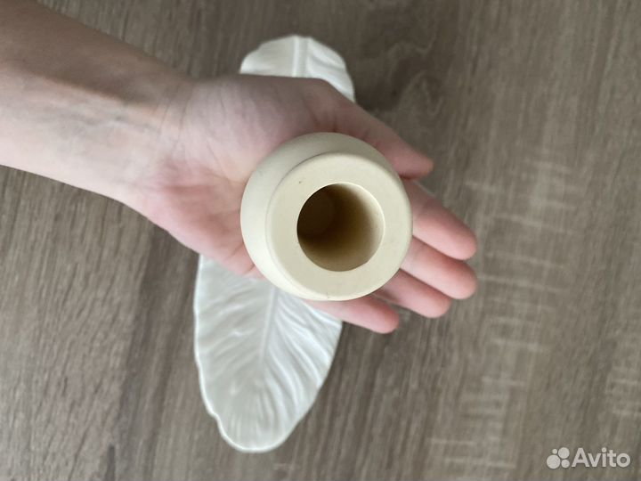 Ваза и перо