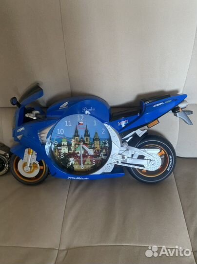 Часы аксессуар