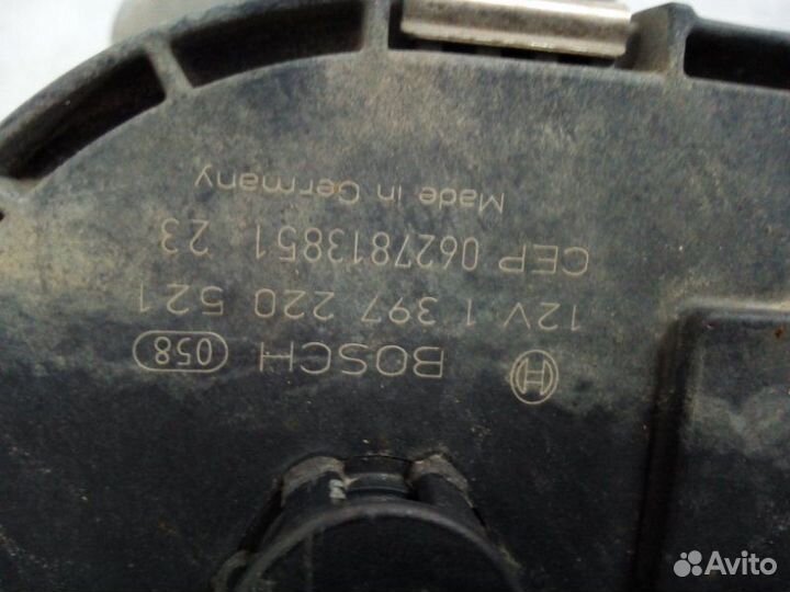 Моторчик стеклоочистителя передний правый Ford