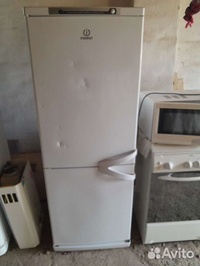 Холодильник бу indesit.Доставка