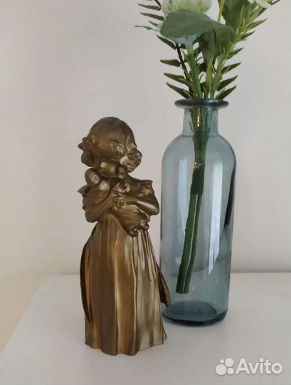 Девочка с куклой статуэтка/имитация бронзы