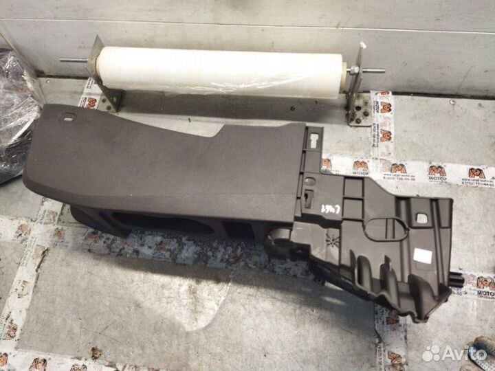 Консоль Ford Focus 3 хетчбэк 1.6L duratec TI-VCT