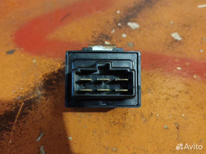 Реле заднего омывателя mitsubishi diamant 1