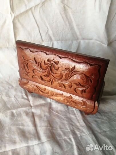 Деревянная шкатулка ручной работы резная
