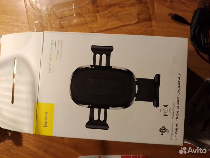 Беспроводная зарядка (держатель) в автомобиль