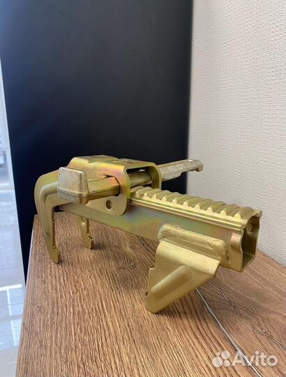 Замок клиновой винтовой для опалубки