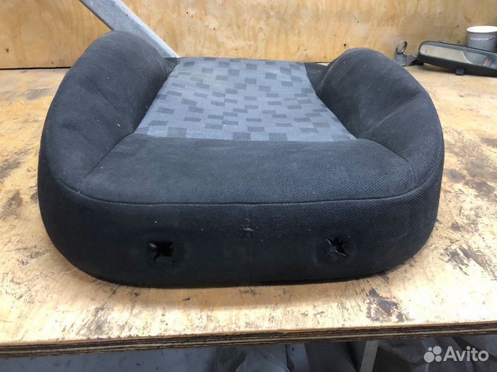 Обшивка спинки пер. лев. сиденья Ford Focus II