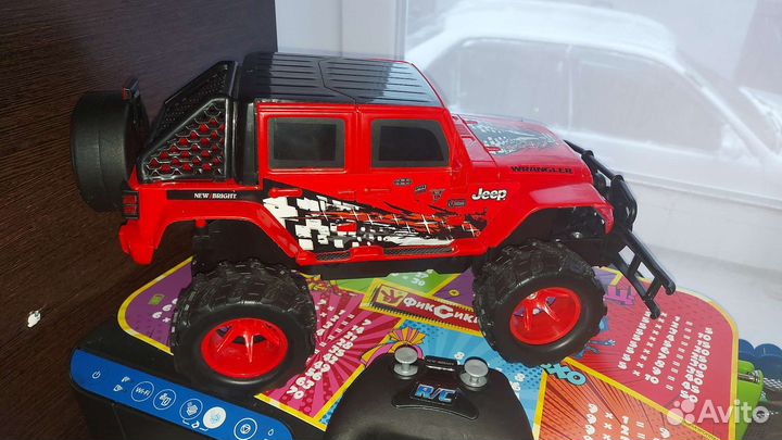 Машинка на радиоуправлении большая
