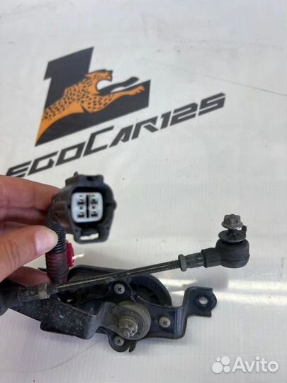 Датчик уровня кузова передний левый Toyota Celsior