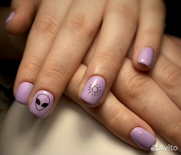 Модель на маникюр