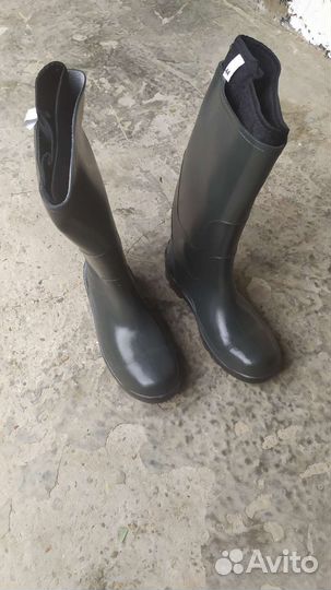 Резиновые сапоги