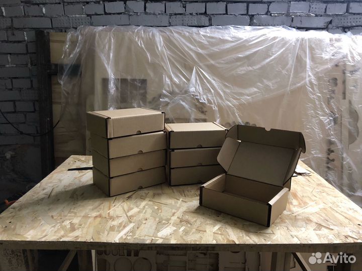 Коробки картонные под подарки и упаковка новые