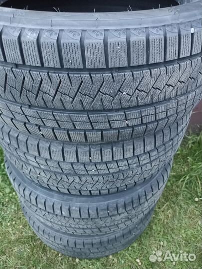 Triangle Snowlink TWT02 265/50 R20