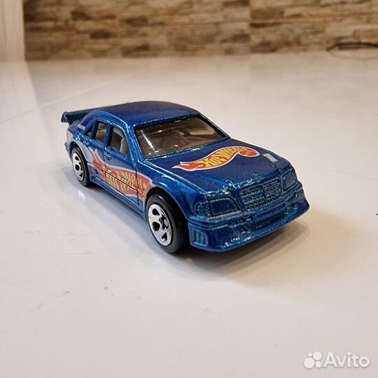 Mercedes-Benz 190E 2.5-16 Hot Wheels 1:64 распак