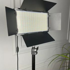 Видеосвет pro LED 600 с штативом