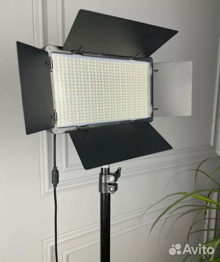 Видеосвет pro led 600 с штативом