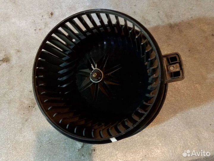 Мотор печки Hyundai Solaris 1