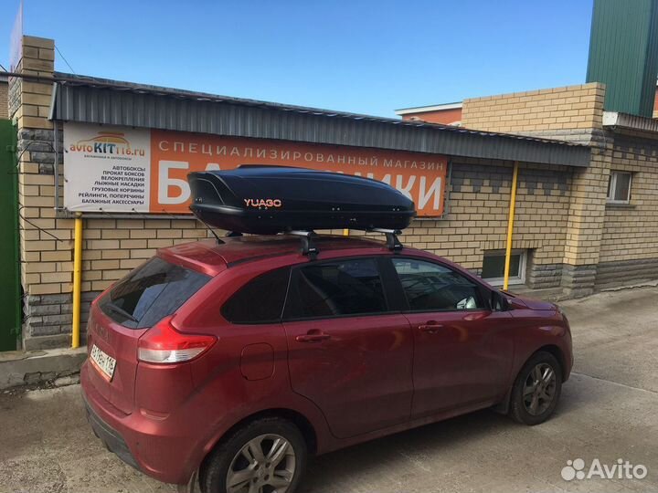 Автобокс бокс на крышу на красную LADA X-ray