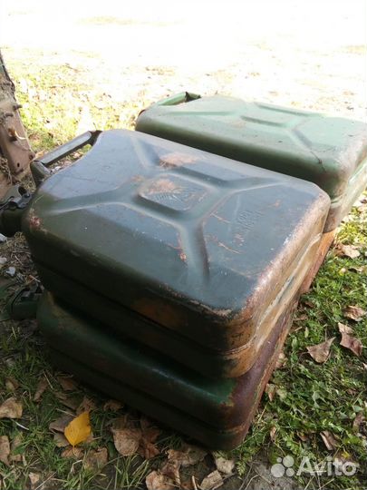 Канистра для бензина 20л