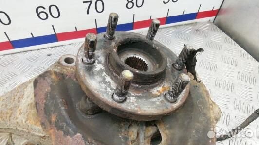 Ступица передняя левая nissan pathfinder R51 (LAD1