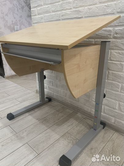 Ученическая растущая парта 