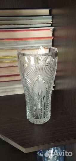 Хрустальная ваза