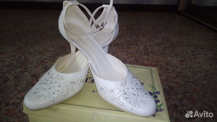 Продам свадебные туфли