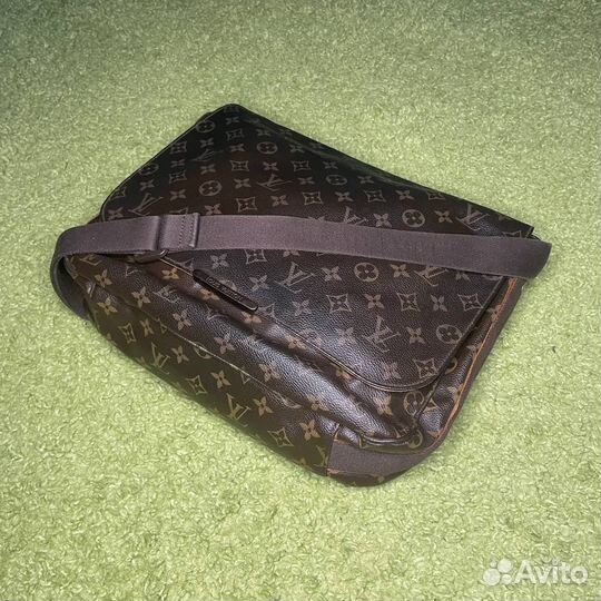 Сумка Louis Vuitton PM District